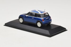 Mini Cooper S R53 Bleu Avec Drapeau Écossais Minichamps 1:43 MINI016 Métal Moulé — image 3 sur 5