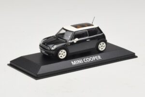 Mini Cooper S R53 Vert Foncé Avec Toit Panoramique Minichamps 1:43 MINI015 Métal Moulé — image 2 sur 4