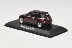 Mini Cooper S R53 Rouge Foncé Avec Toit Noir Minichamps 1:43 MINI028 Métal Moulé — image 3 sur 5