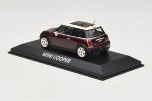 Mini Cooper S R53 Rouge Foncé Avec Toit Panoramique Minichamps 1:43 MINI019 Métal Moulé — image 3 sur 4