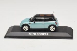 Mini Cooper S R53 Bleu Clair Métallisé Avec Toit Noir Minichamps 1:43 MINI030 Métal Moulé