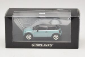 Mini Cooper S R53 Bleu Clair Métallisé Avec Toit Noir Minichamps 1:43 MINI030 Métal Moulé — image 4 sur 4