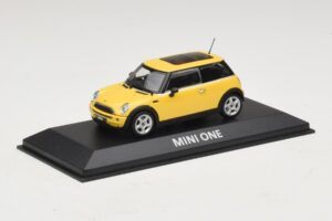 Mini Cooper S R53 Liquid Yellow Avec Toit Panoramique Minichamps 1:43 MINI013 Métal Moulé — image 2 sur 4