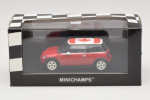 Mini Cooper S R53 Rouge Avec Drapeau Canadien Minichamps 1:43 MINI017 Métal Moulé — image 5 sur 5
