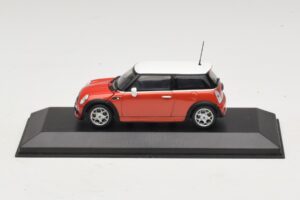 Mini Cooper S R53 Rouge Avec Toit Blanc Minichamps 1:43 MINI025 Métal Moulé