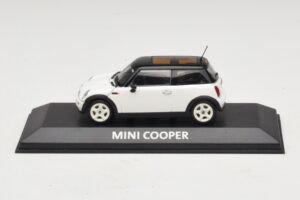 Mini Cooper S R53 Blanc Avec Toit Noir Minichamps 1:43 MINI027 Métal Moulé