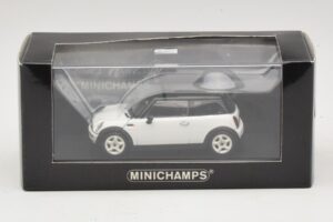 Mini Cooper S R53 Blanc Avec Toit Noir Minichamps 1:43 MINI027 Métal Moulé — image 4 sur 4
