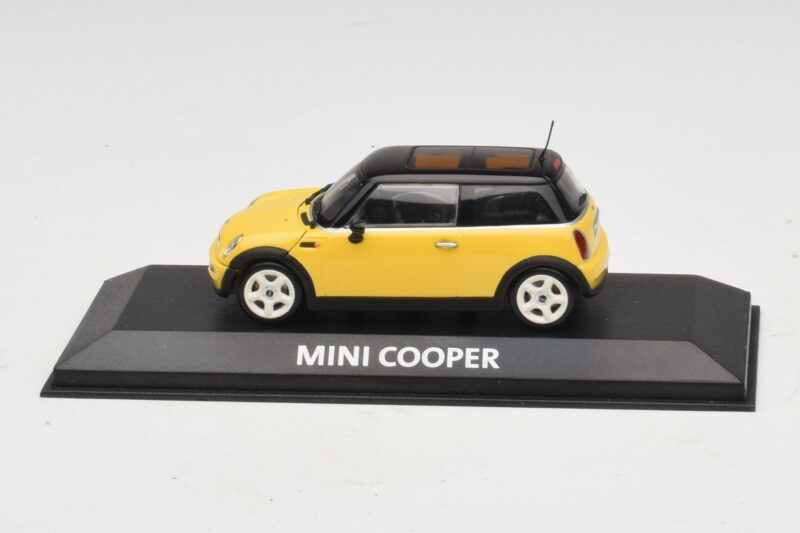 Mini Cooper S R53 Jaune Avec Toit Noir Minichamps 1:43 MINI031 Métal Moulé