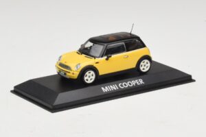 Mini Cooper S R53 Jaune Avec Toit Noir Minichamps 1:43 MINI031 Métal Moulé — image 2 sur 4