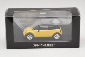 Mini Cooper S R53 Jaune Avec Toit Noir Minichamps 1:43 MINI031 Métal Moulé — image 4 sur 4
