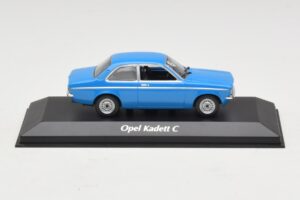 Opel Kadett C Bleu Maxichamps 1:43 940045601 Métal Moulé
