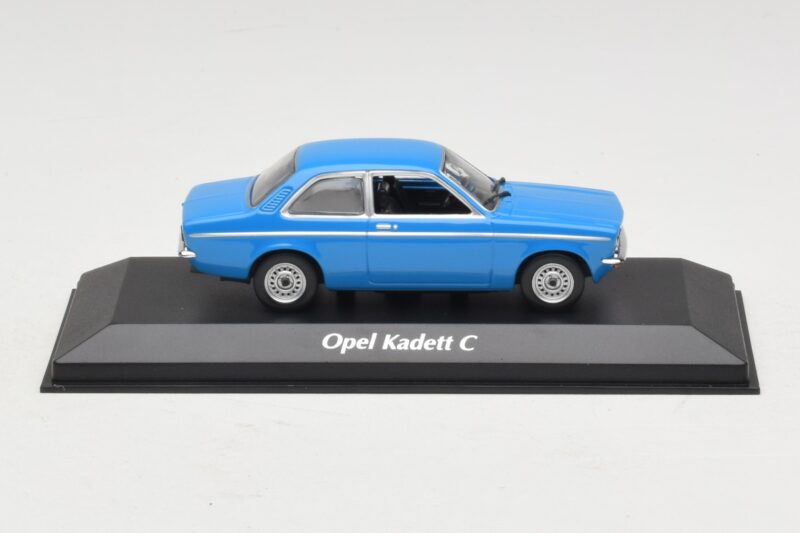 Opel Kadett C Bleu Maxichamps 1:43 940045601 Métal Moulé