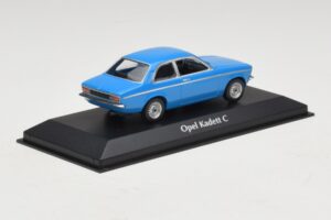 Opel Kadett C Bleu Maxichamps 1:43 940045601 Métal Moulé — image 2 sur 5