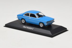 Opel Kadett C Bleu Maxichamps 1:43 940045601 Métal Moulé — image 3 sur 5