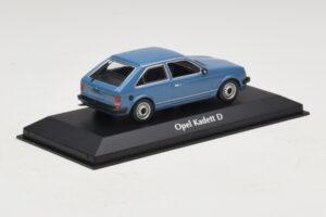 Opel Kadett D Bleu Maxichamps 1:43 940044100 Métal Moulé — image 2 sur 5