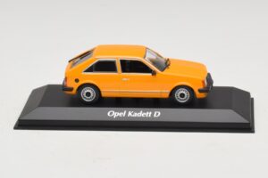 Opel Kadett D Orange Maxichamps 1:43 940044101 Métal Moulé