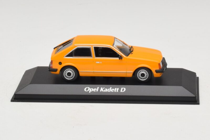 Opel Kadett D Orange Maxichamps 1:43 940044101 Métal Moulé