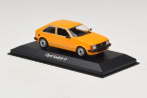 Opel Kadett D Orange Maxichamps 1:43 940044101 Métal Moulé — image 3 sur 5