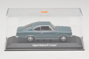 Opel Rekord C Coupé Bleu Maxichamps 1:43 940046121 Métal Moulé — image 4 sur 5