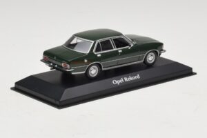 Opel Rekord D Vert Foncé Maxichamps 1:43 940044001 Métal Moulé — image 2 sur 5