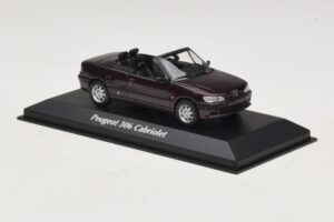 Peugeot 306 Cabriolet Violet Métallisé Maxichamps 1:43 940112834 Métal Moulé — image 3 sur 5