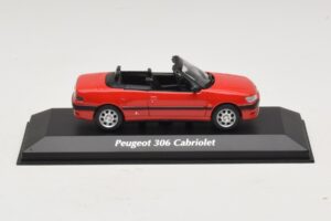 Peugeot 306 Cabriolet Rouge Maxichamps 1:43 Peugeot 306 Cabriolet Rouge Maxichamps 1:43 940112830 Métal Moulé