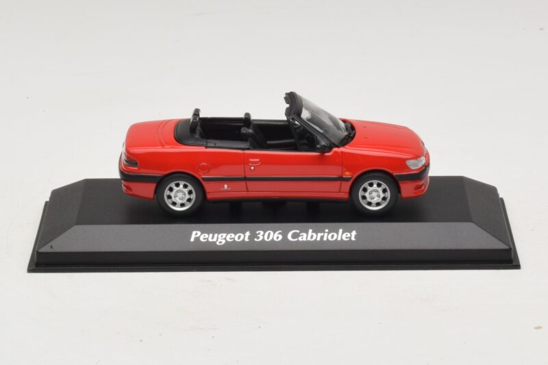 Peugeot 306 Cabriolet Rouge Maxichamps 1:43 Peugeot 306 Cabriolet Rouge Maxichamps 1:43 940112830 Métal Moulé