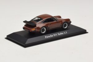 Porsche 911 930 Turbo 3.3 Marron Maxichamps 1:43 940069001 Métal Moulé — image 2 sur 5