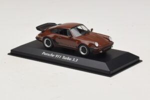 Porsche 911 930 Turbo 3.3 Marron Maxichamps 1:43 940069001 Métal Moulé — image 3 sur 5