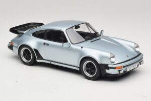 Porsche 911 930 Turbo 3.3 Argent KK-Scale 1:18 KKDC181444 Métal Moulé — image 4 sur 6