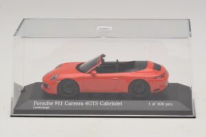 Porsche 911 991.1 Carrera 4 GTS Cabriolet Orange Minichamps 1:43 410067331 Métal Moulé — image 4 sur 5