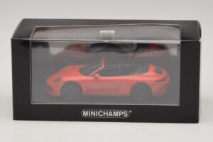 Porsche 911 991.1 Carrera 4 GTS Cabriolet Orange Minichamps 1:43 410067331 Métal Moulé — image 5 sur 5