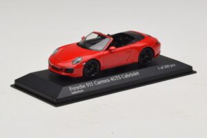 Porsche 911 991.1 Carrera 4 GTS Cabriolet Rouge Minichamps 1:43 410067330 Métal Moulé — image 2 sur 5