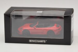 Porsche 911 991.1 Carrera 4 GTS Cabriolet Rouge Minichamps 1:43 410067330 Métal Moulé — image 5 sur 5