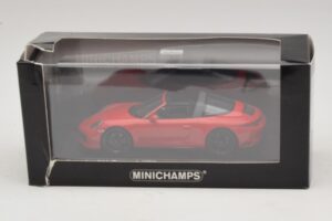 Porsche 911 991.1 Targa 4 GTS Rouge Minichamps 1:43 410067340 Métal Moulé — image 5 sur 5