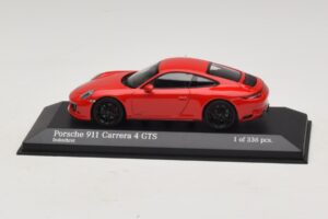 Porsche 911 991.2 Carrera 4 GTS Rouge Minichamps 1:43 410067320 Métal Moulé