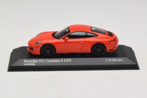 Porsche 911 991.2 Carrera 4 GTS Orange Minichamps 1:43 410067321 Métal Moulé