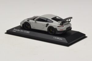Porsche 911 991.2 GT2 RS Chalk Minichamps 1:43 410067237 Métal Moulé — image 3 sur 5