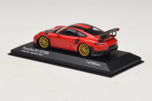 Porsche 911 991.2 GT2 RS Weissach Package Rouge Minichamps 1:43 410067221 Métal Moulé — image 3 sur 5