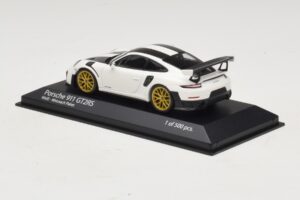 Porsche 911 991.2 GT2 RS Weissach Package Blanc Minichamps 1:43 410067222 Métal Moulé — image 3 sur 5