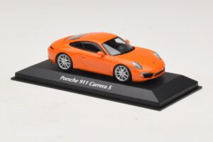 Porsche 911 991 Carrera S Orange Maxichamps 1:43 940060221 Métal Moulé — image 3 sur 5