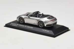 Porsche 911 992 Carrera 4S Cabriolet Argent Minichamps 1:43 410069330 Métal Moulé — image 3 sur 5