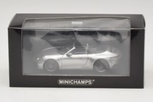 Porsche 911 992 Carrera 4S Cabriolet Argent Minichamps 1:43 410069330 Métal Moulé — image 5 sur 5