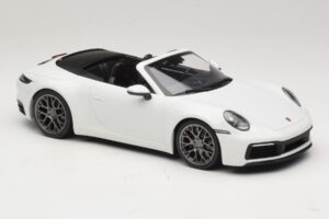 Porsche 911 992 Carrera 4S Cabriolet Blanc Minichamps 1:18 155067330 Métal Moulé — image 4 sur 6