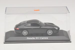 Porsche 911 996 Carrera Noir Maxichamps 1:43 940061020 Métal Moulé — image 4 sur 5