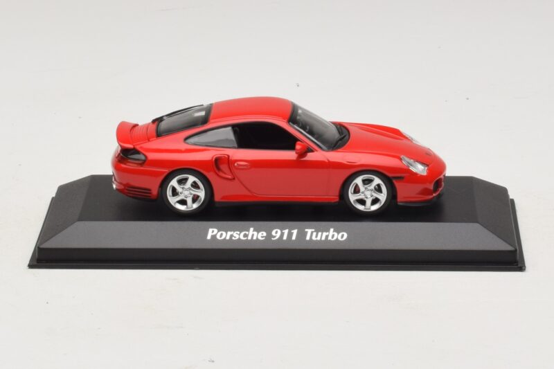 Porsche 911 996 Turbo Rouge Maxichamps 1:43 940069300 Métal Moulé