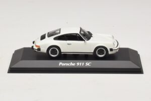 Porsche 911 SC Blanc Maxichamps 1:43 940062020 Métal Moulé