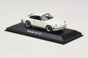 Porsche 911 SC Blanc Maxichamps 1:43 940062020 Métal Moulé — image 3 sur 5