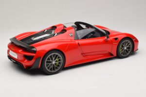Porsche 918 Spyder Weissach Package Guards Red AUTOart 1:12 12122 Métal Moulé — image 3 sur 8