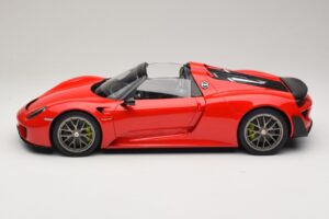 Porsche 918 Spyder Weissach Package Guards Red AUTOart 1:12 12122 Métal Moulé — image 4 sur 8